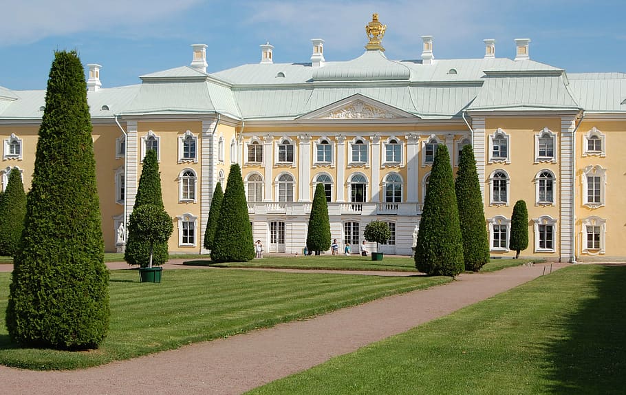 Upper Gardens of Peterhof, architectural column, beauty, culture, plant Free HD Wallpaper